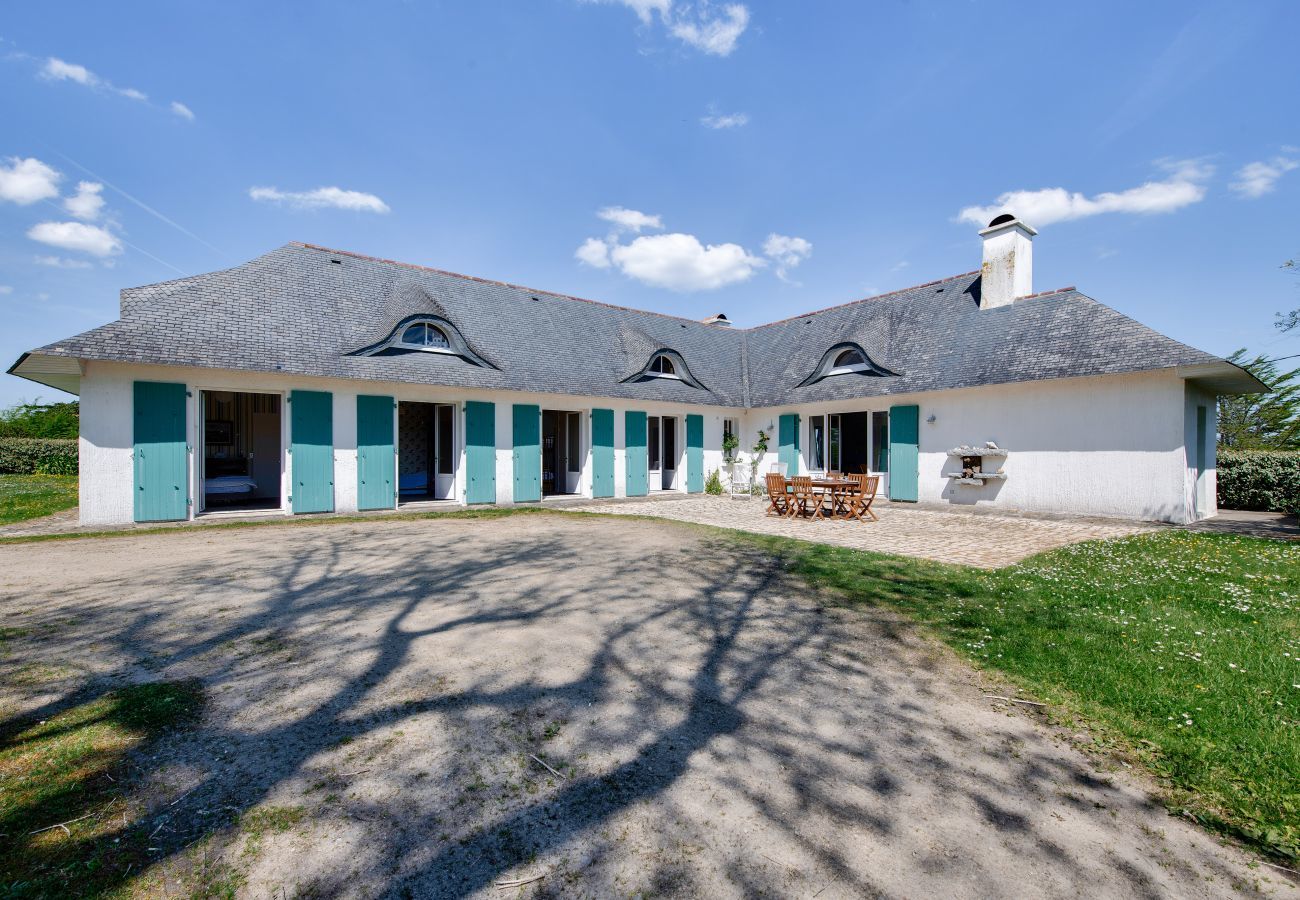 House in Saint-Pabu - Large oceanfront house with garden for 11