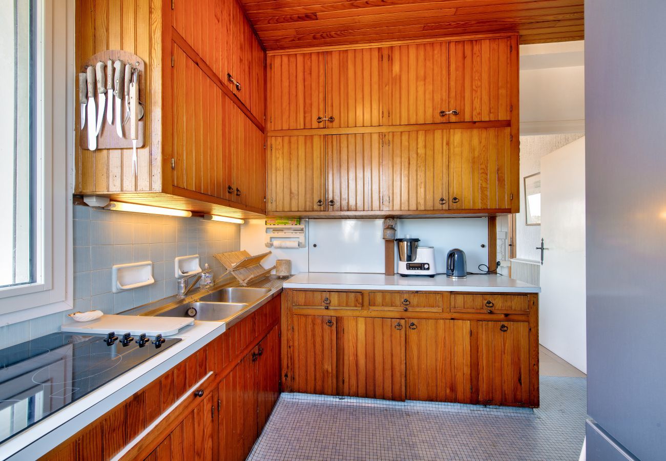 House in Saint-Pabu - Large oceanfront house with garden for 11