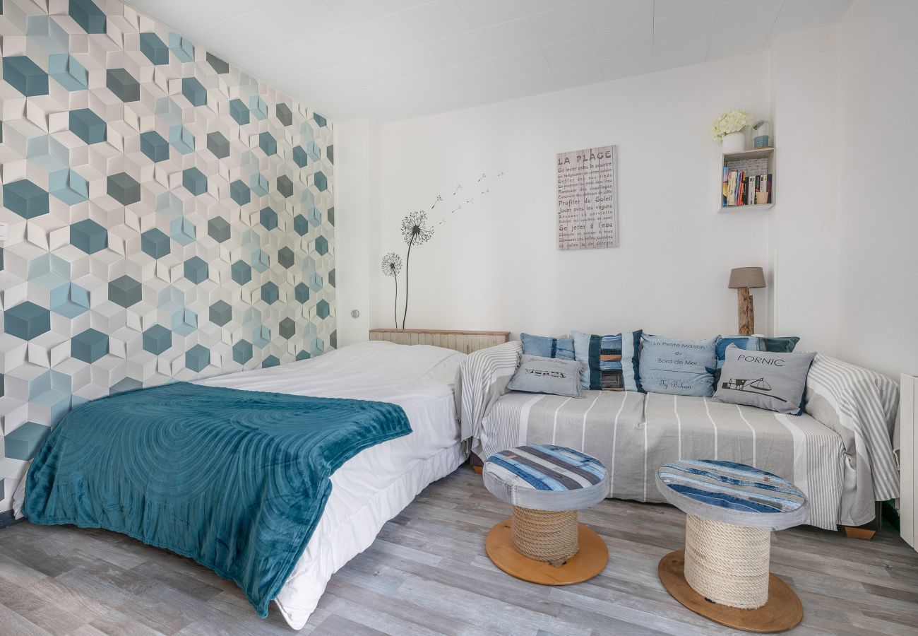 House in Pornic - 300m from the sea house + garden + swimming pool for 4