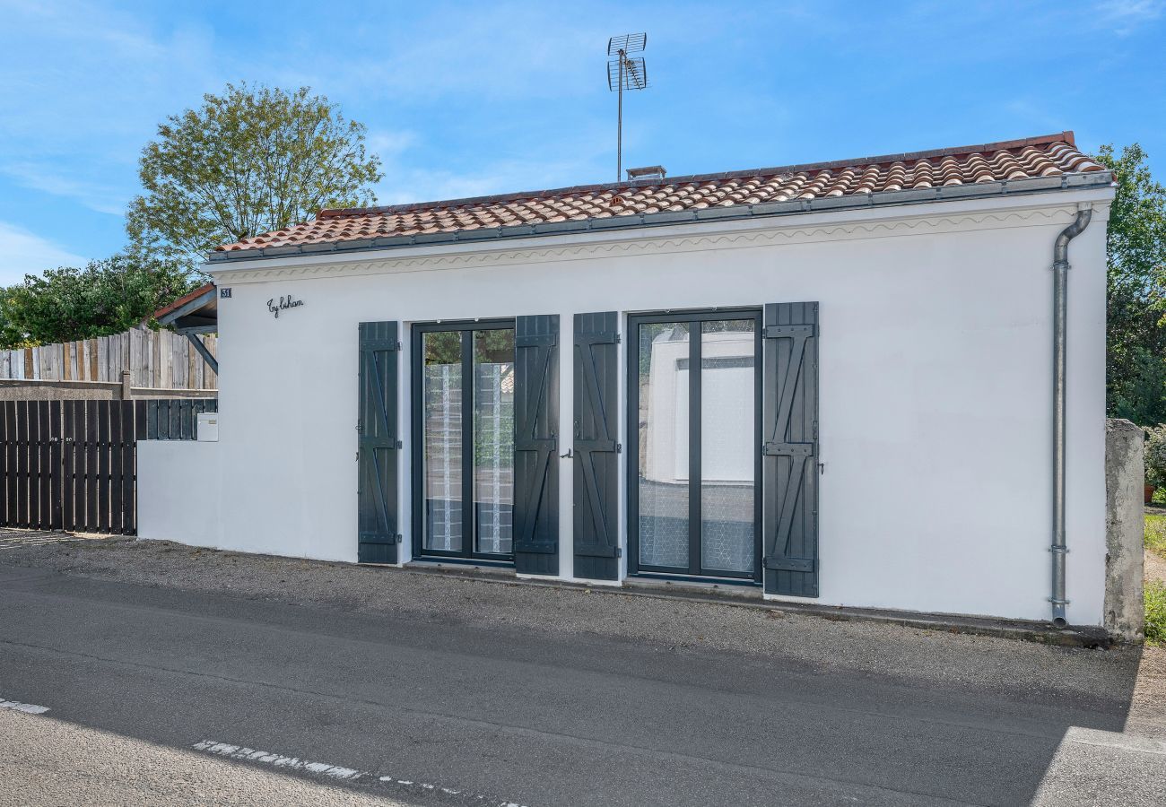 House in Pornic - 300m from the sea house + garden + swimming pool for 4