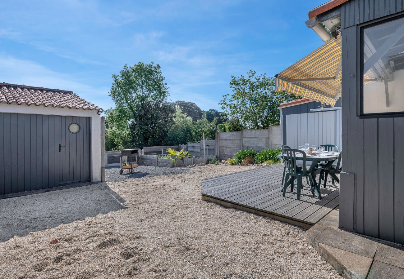 House in Pornic - 300m from the sea house + garden + swimming pool for 4