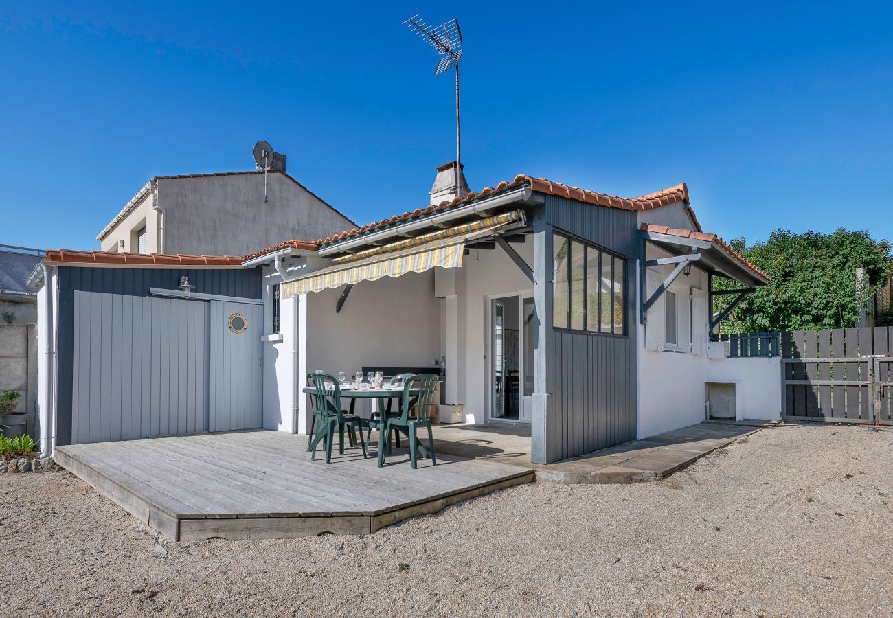 House in Pornic - 300m from the sea house + garden + swimming pool for 4