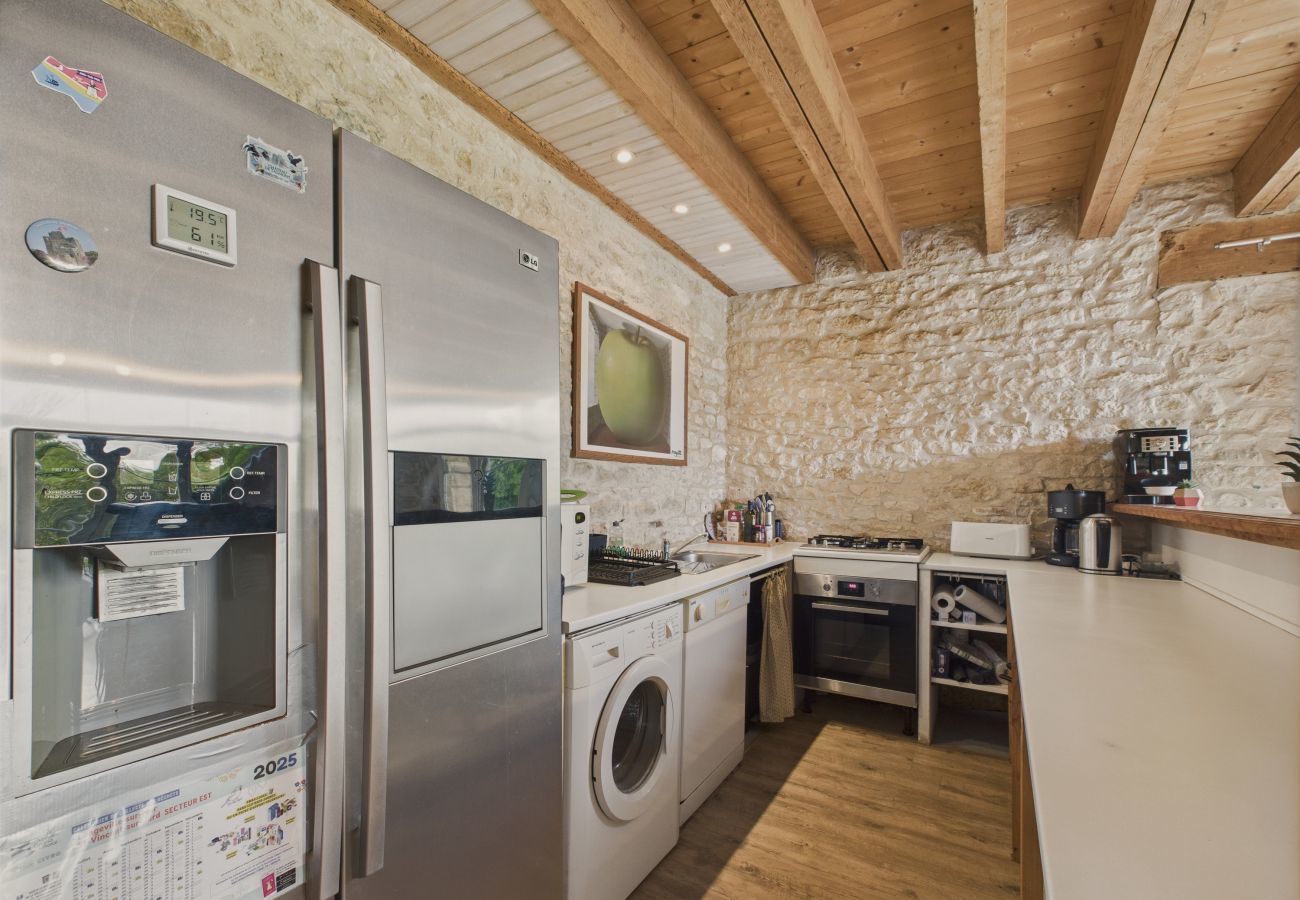 House in Saint-Vincent-sur-Jard - Authentic stone house for 7 with garden