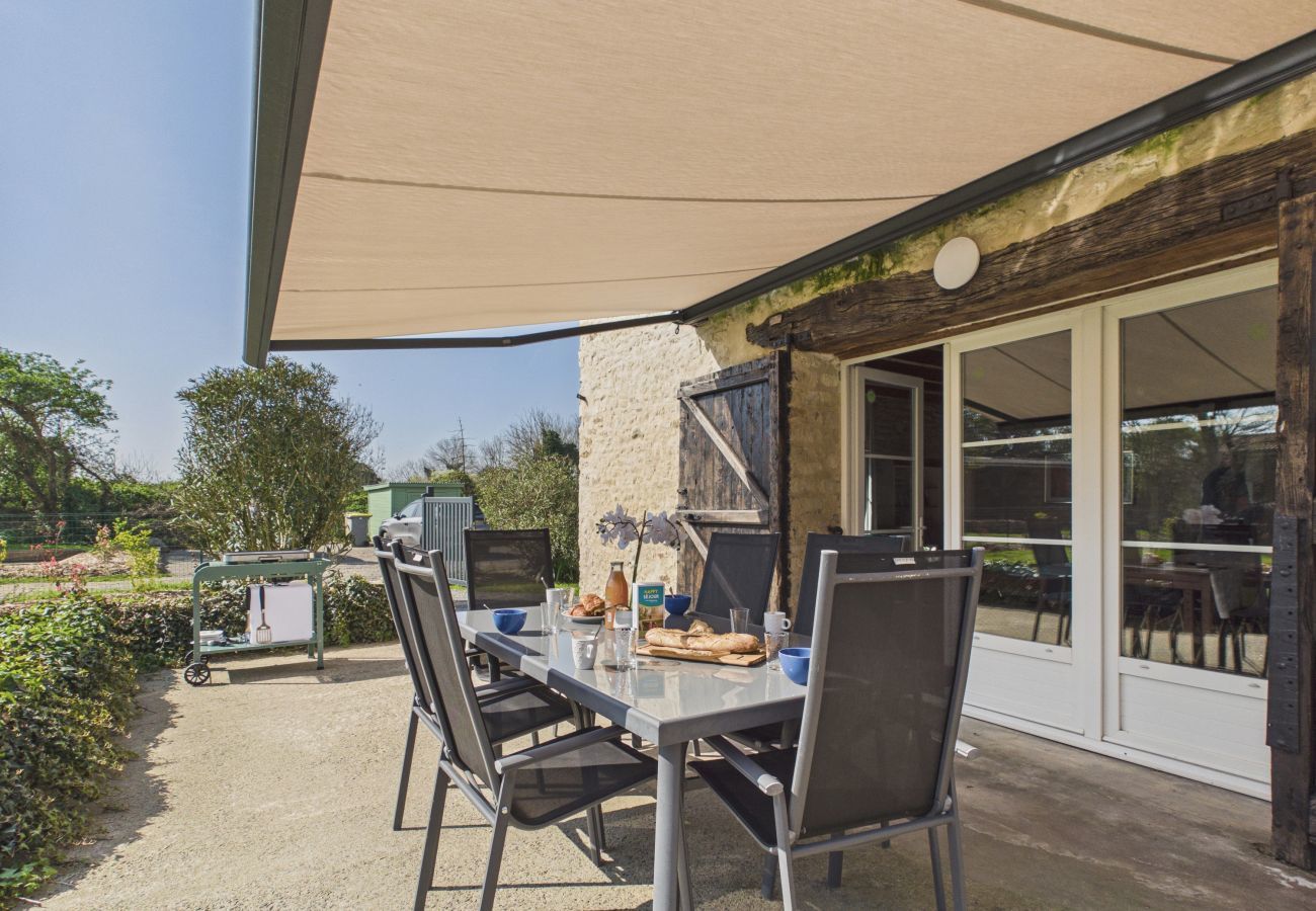 House in Saint-Vincent-sur-Jard - Stone house for 4 adults / 2 children with garden