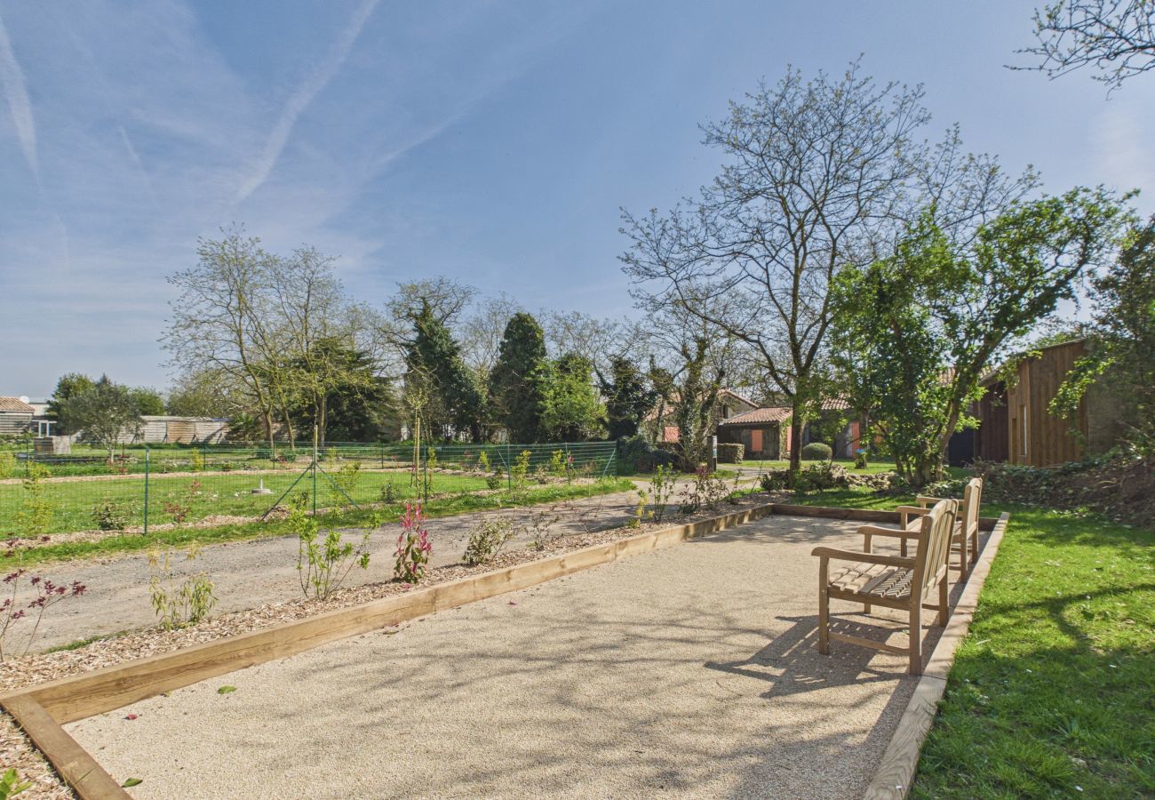 House in Saint-Vincent-sur-Jard - Stone house for 4 adults / 2 children with garden