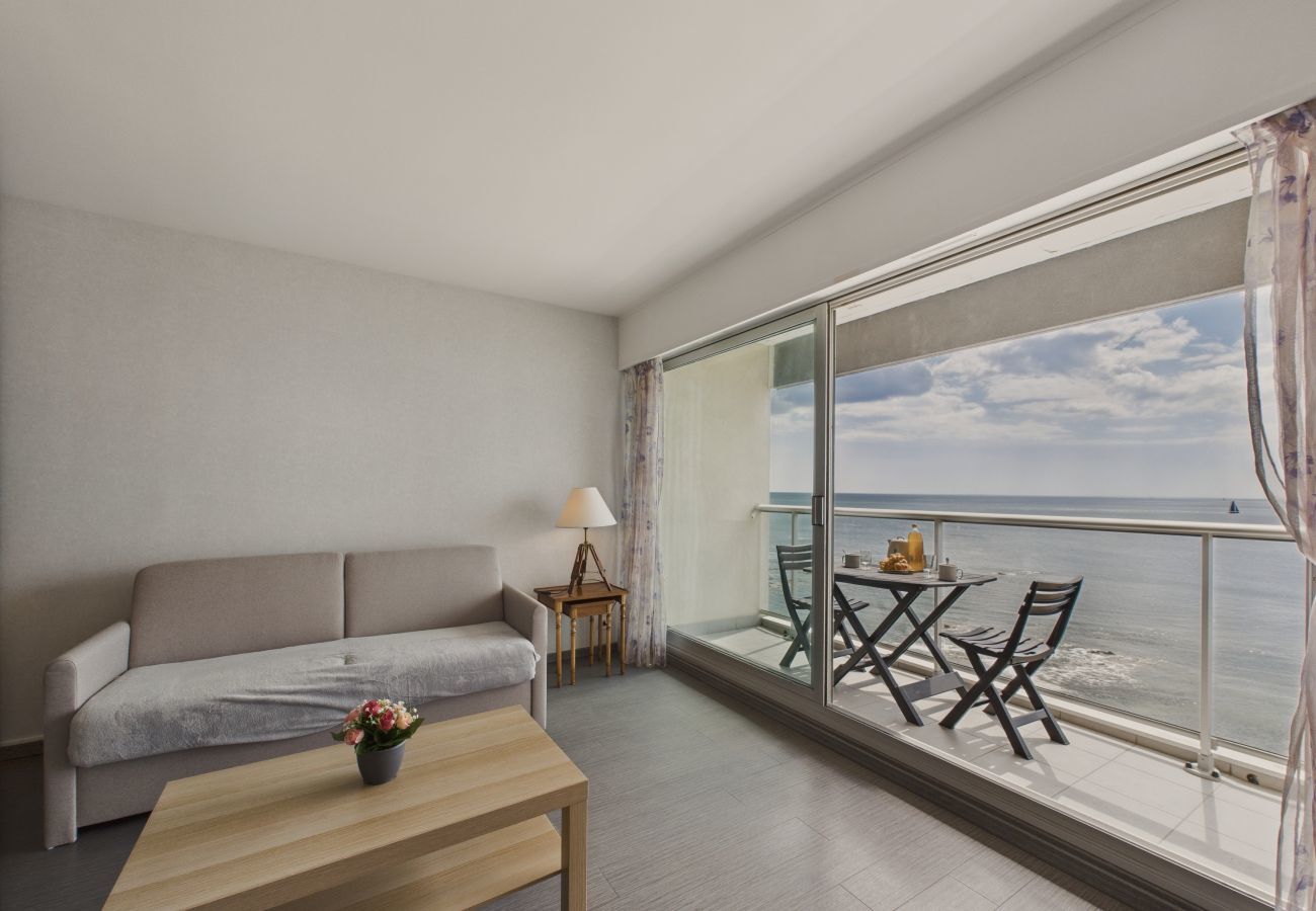 Apartment in Les Sables-d´Olonne - Sea view apartment 500m from the beach