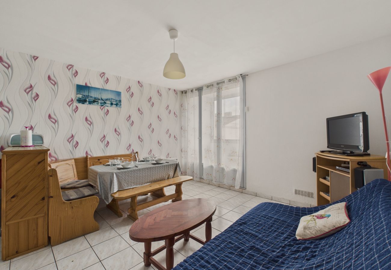 Apartment in Saint-Hilaire-de-Riez - Apartment for 4 adults and 2 children