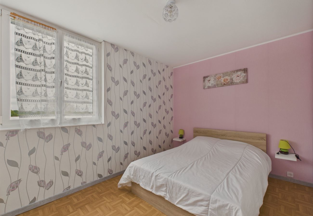 Apartment in Saint-Hilaire-de-Riez - Apartment for 4 adults and 2 children