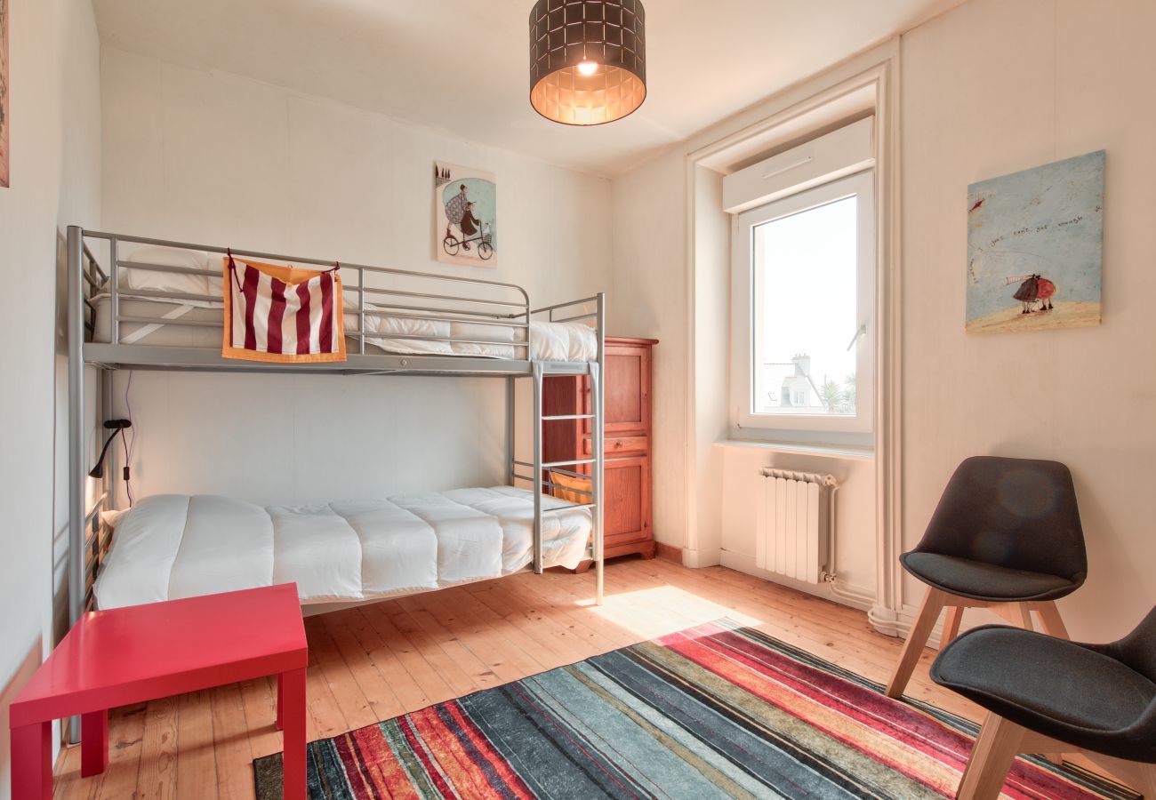 House in Plouguerneau - House for 8 in the center of Plouguerneau