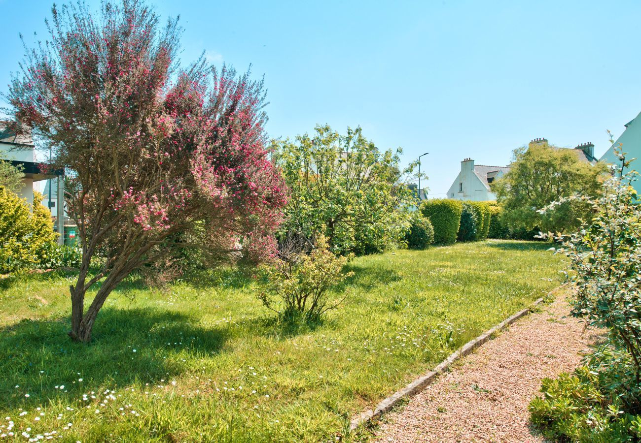 House in Plouguerneau - House for 8 in the center of Plouguerneau