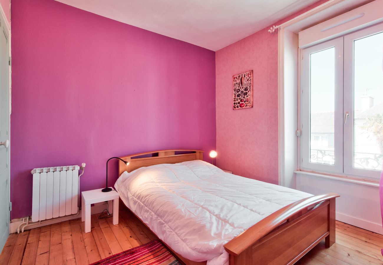 House in Plouguerneau - House for 8 in the center of Plouguerneau
