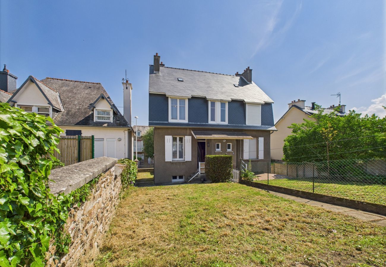 House in Pléneuf-Val-André - 400 m from the beach, garden, house for 6