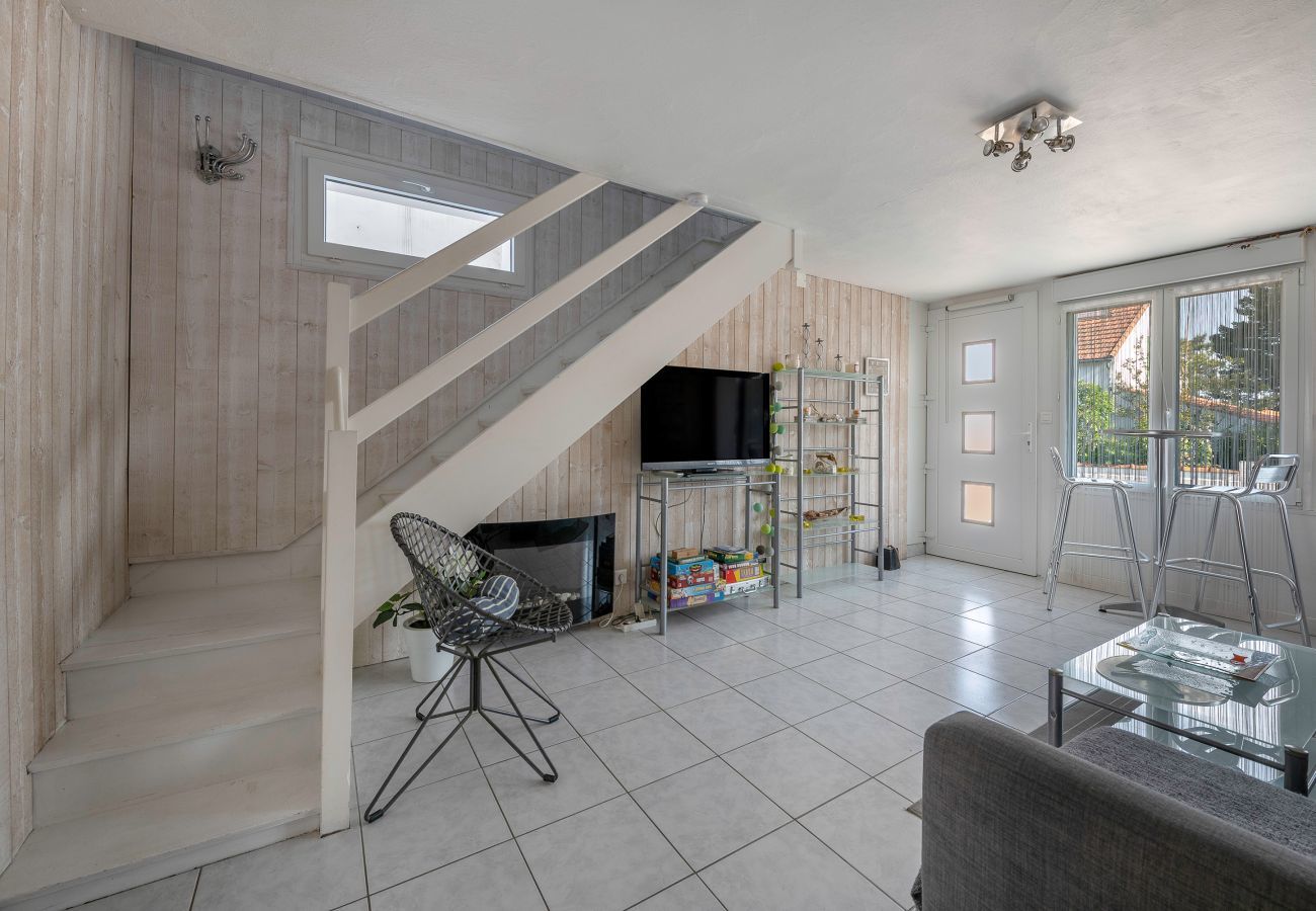 House in La Plaine-sur-Mer - Sea view, beach 50m away, House for 4, terrace