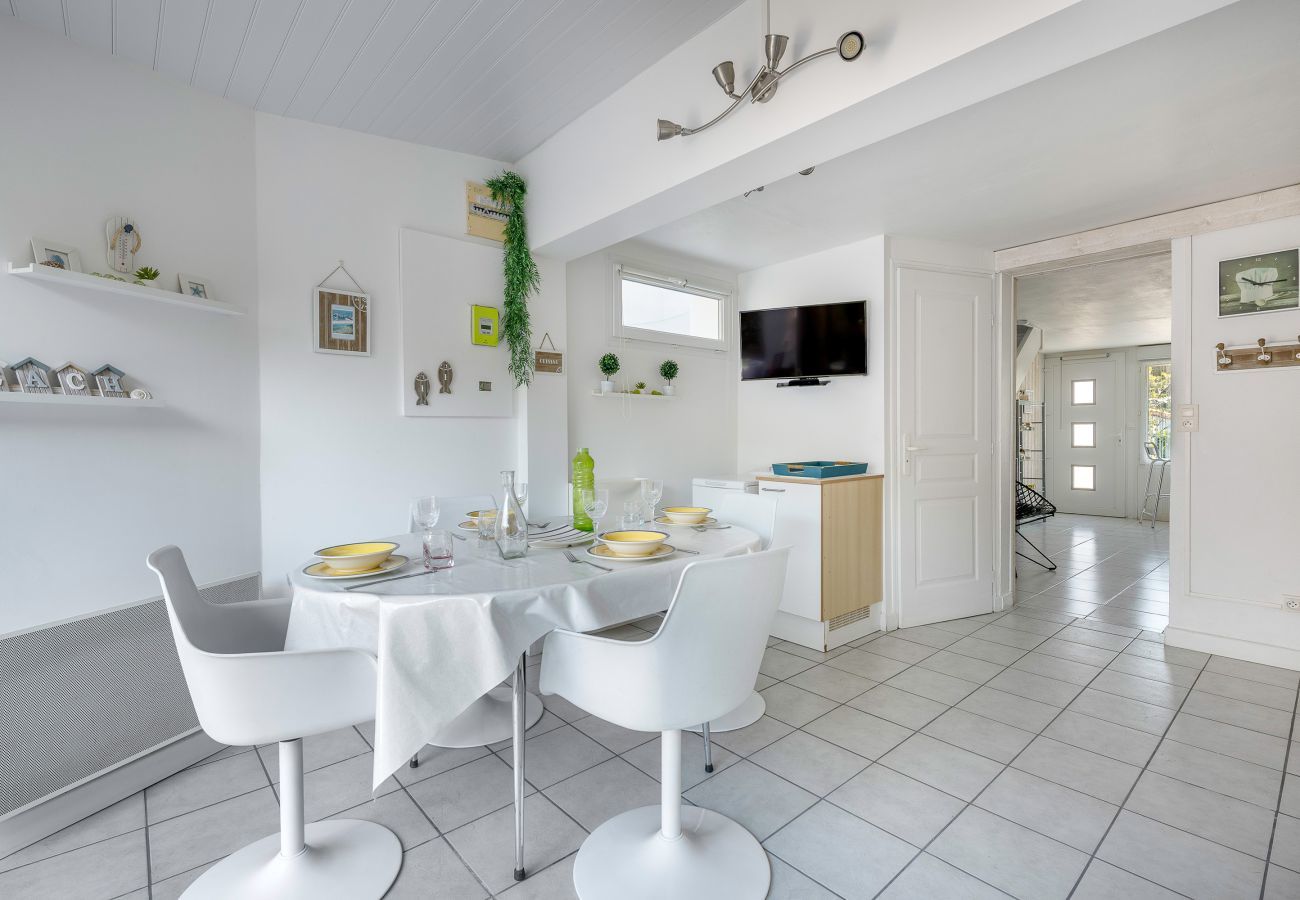House in La Plaine-sur-Mer - Sea view, beach 50m away, House for 4, terrace