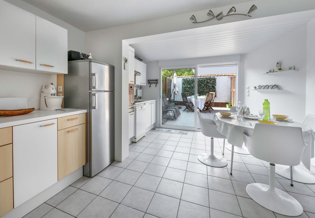 House in La Plaine-sur-Mer - Sea view, beach 50m away, House for 4, terrace