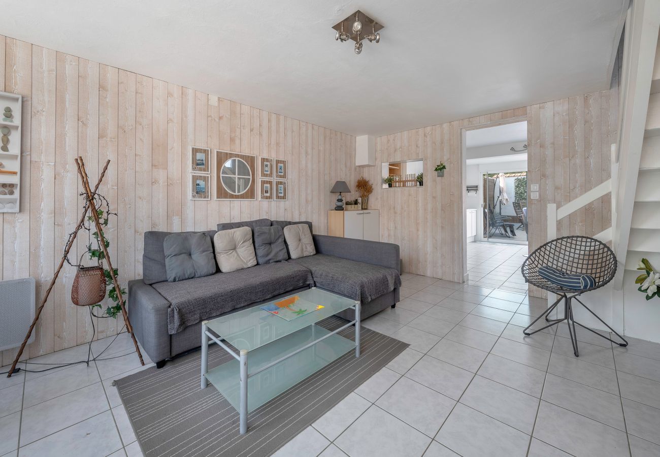 House in La Plaine-sur-Mer - Sea view, beach 50m away, House for 4, terrace