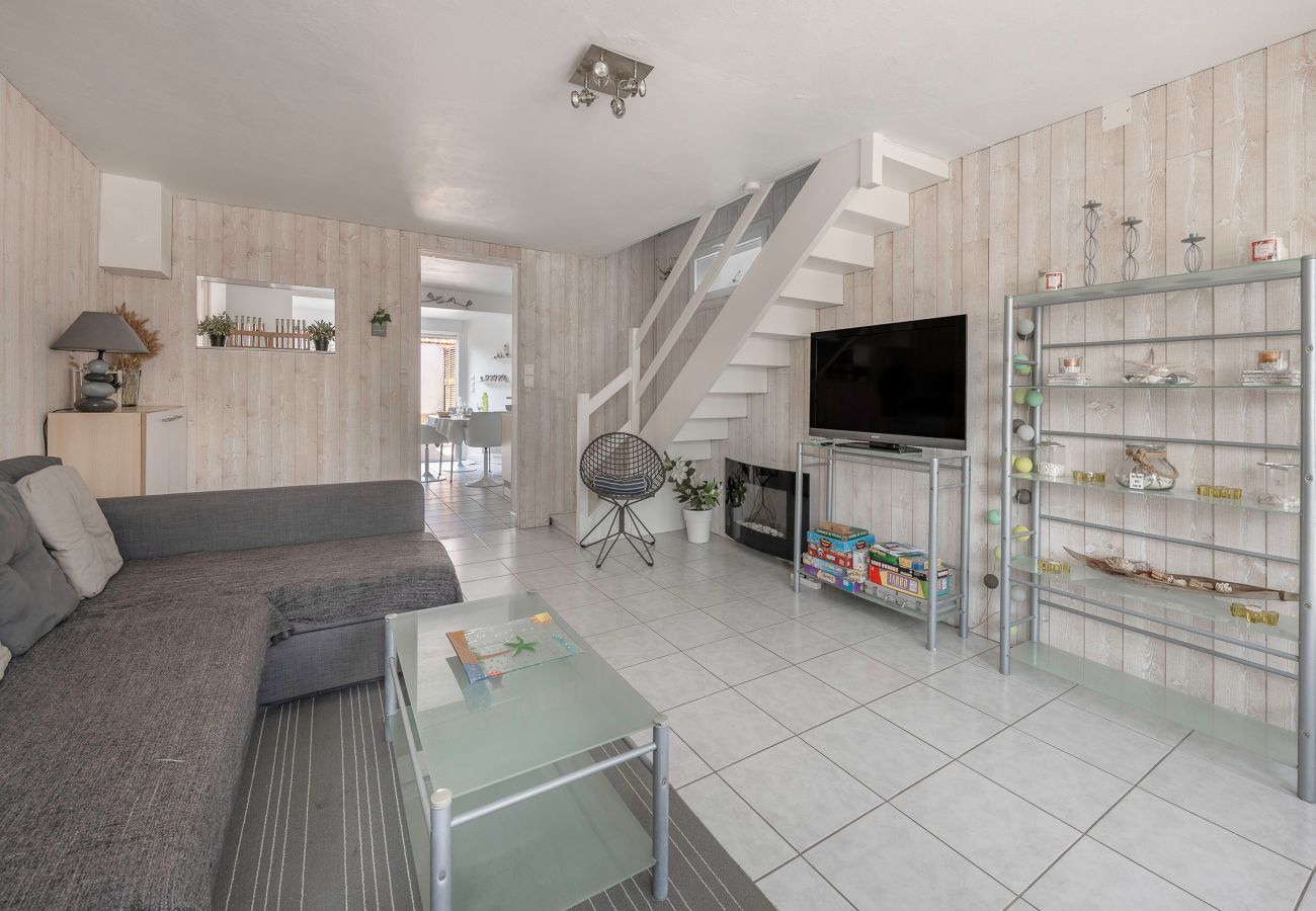 House in La Plaine-sur-Mer - Sea view, beach 50m away, House for 4, terrace