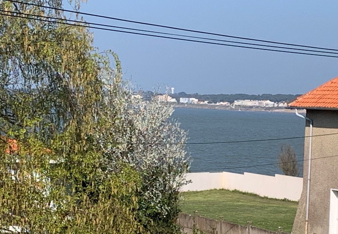 House in La Plaine-sur-Mer - Sea view, beach 50m away, House for 4, terrace