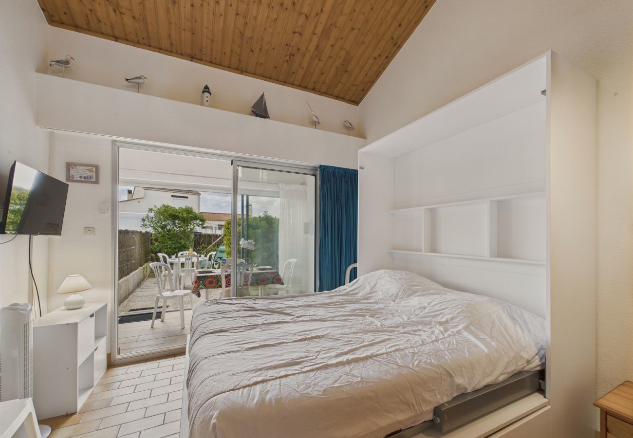 Studio in Longeville-sur-Mer - 50m from beach - Apartment for 5 - Terrace