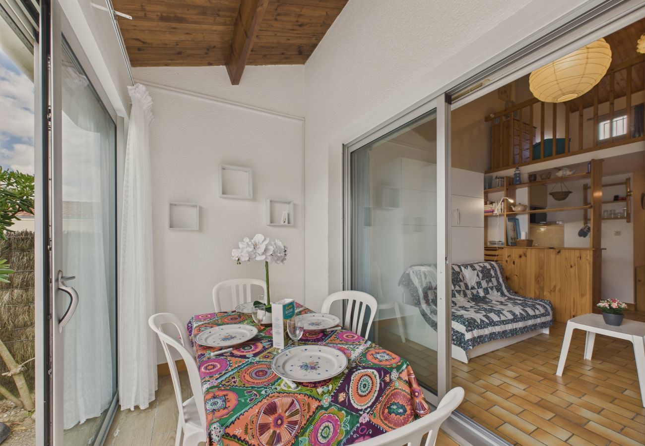 Studio in Longeville-sur-Mer - 50m from beach - Apartment for 5 - Terrace