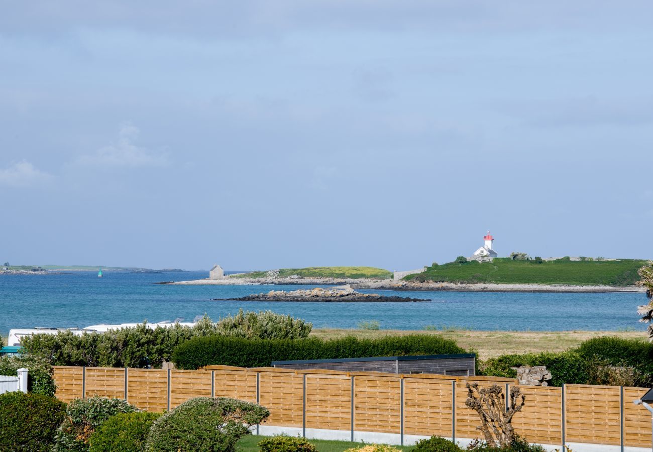 House in Plouguerneau - Sea view - House for 6 with balcony - Garden