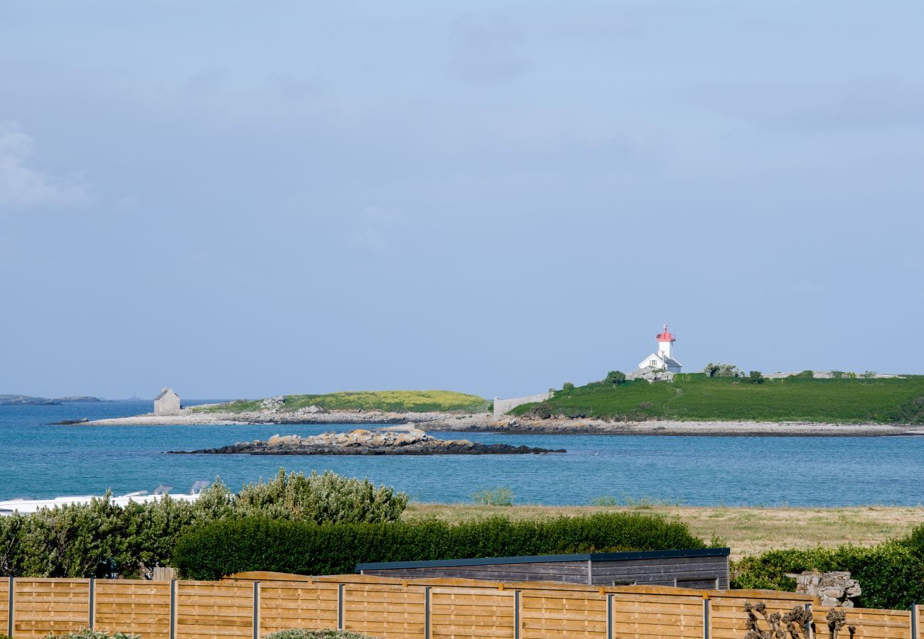 House in Plouguerneau - Sea view - House for 6 with balcony - Garden