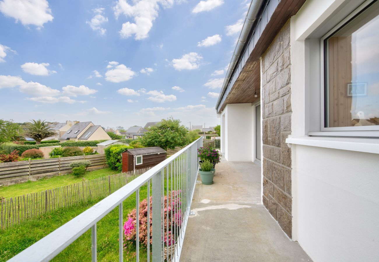 House in Plouguerneau - Sea view - House for 6 with balcony - Garden