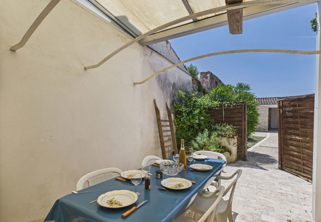 House in Le Bois-Plage-en-Ré - 800 m from the beach - House for 6 in Bois-Plage