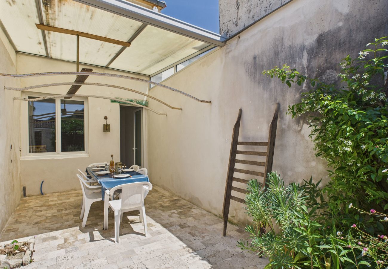 House in Le Bois-Plage-en-Ré - 800 m from the beach - House for 6 in Bois-Plage