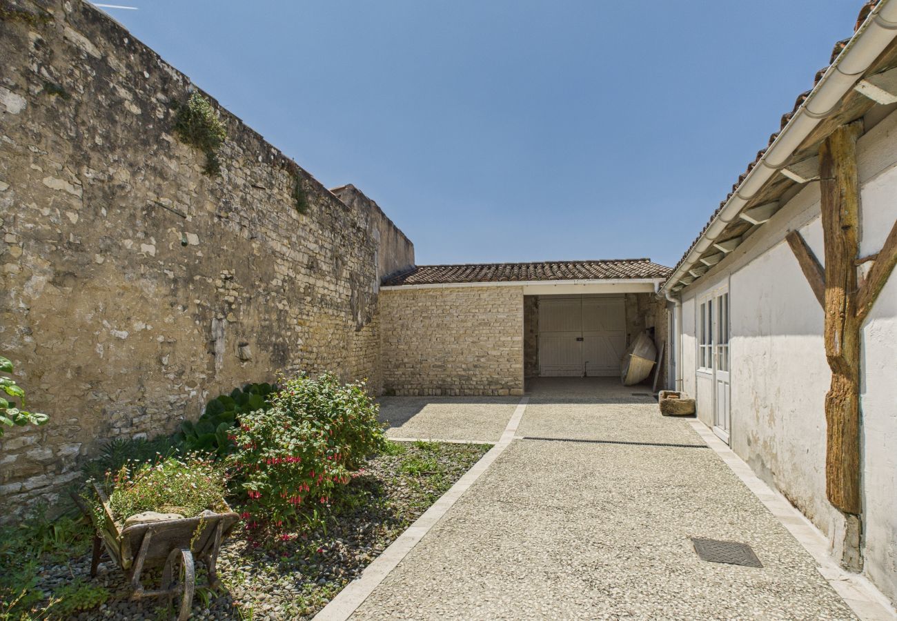 House in Le Bois-Plage-en-Ré - 800 m from the beach - House for 6 in Bois-Plage