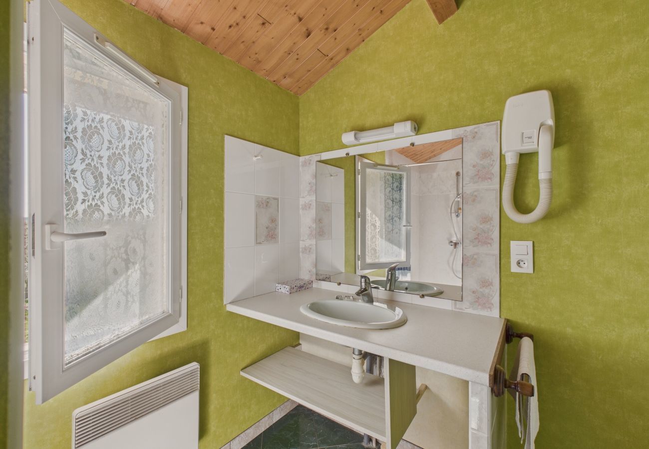 Chalet in Salignac-Eyvigues - Gite La Brousse 1- swimming pool- for 5 with garden