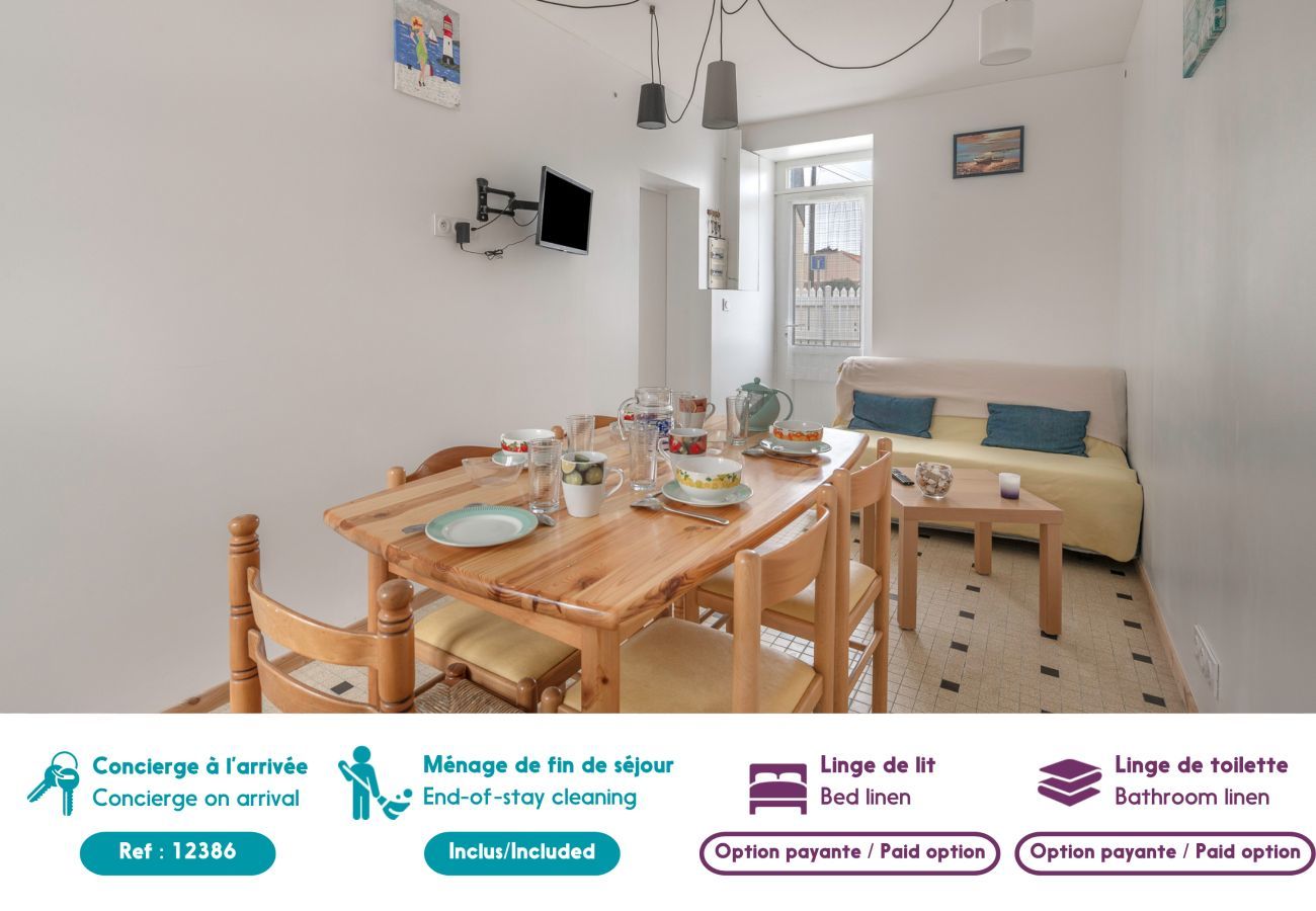 Terraced House in La Bernerie-en-Retz - House for 5 people, 350m from the beach.