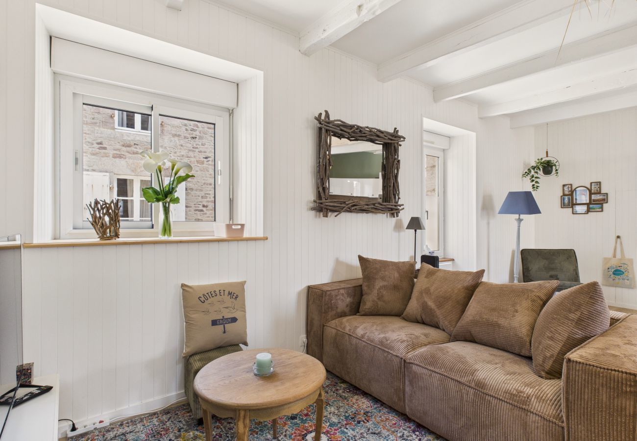 House in Erquy - House for 6 adults and 1 child – center of Erquy