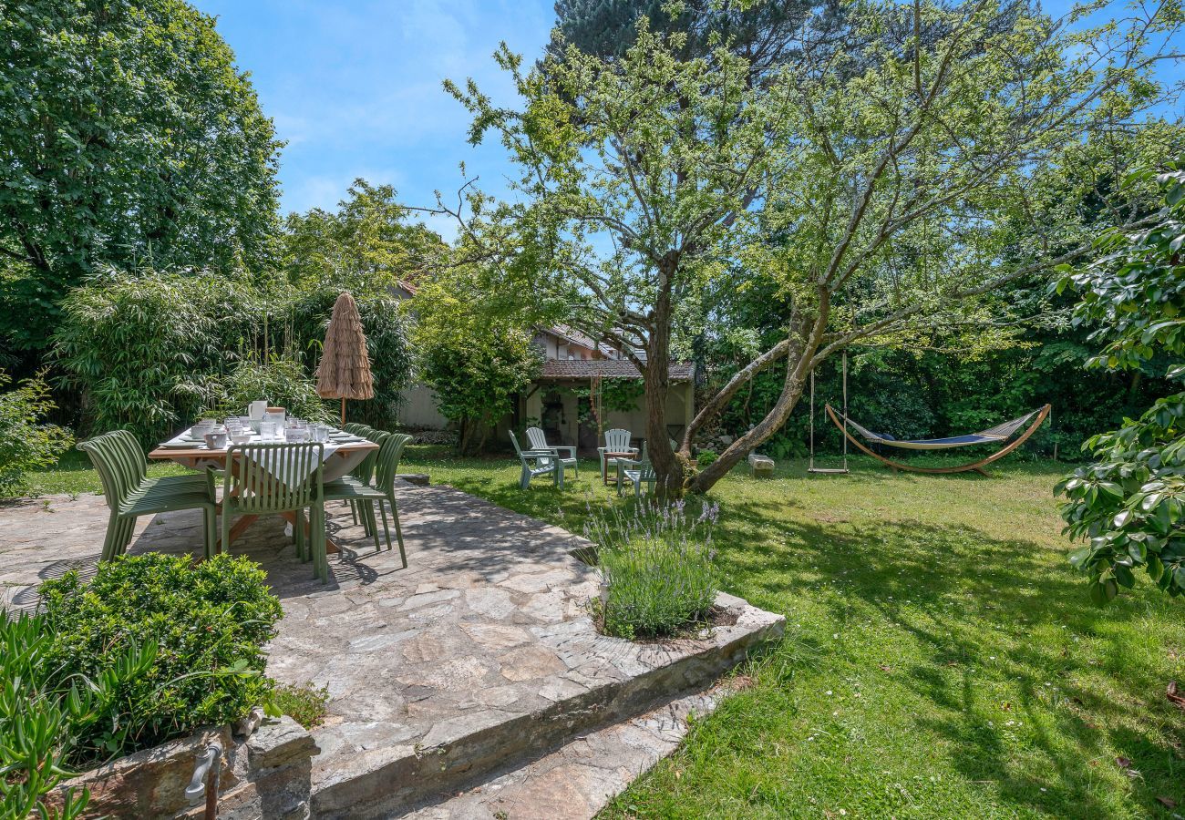 Villa in Saint-Michel-Chef-Chef - Charming villa 250m from beach – sleeps 14