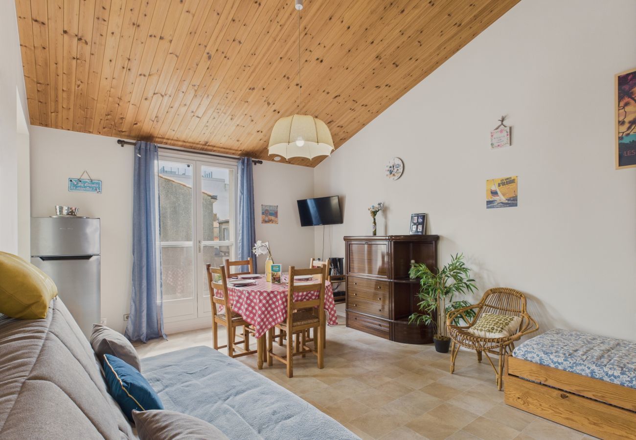 Apartment in Les Sables-d´Olonne - At 250m from the main beach, apartment for 4