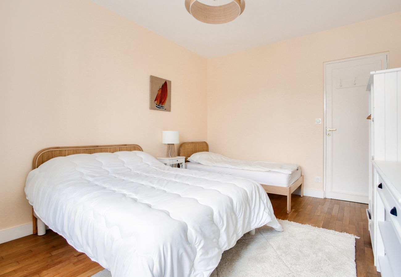 Apartment in Dinard - Sea view, 150 m from the beach, hyper center