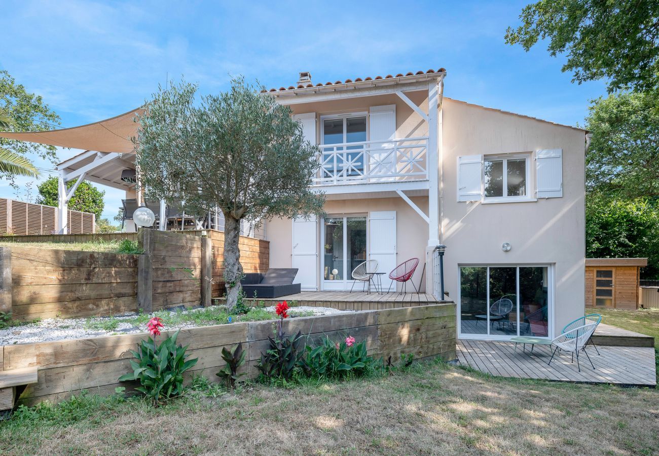 House in Pornic - Family home for 8 people - 400m from the beach