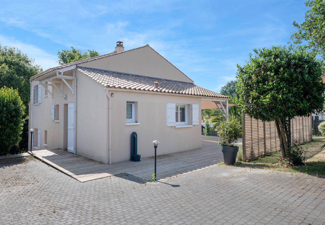 House in Pornic - Family home for 8 people - 400m from the beach