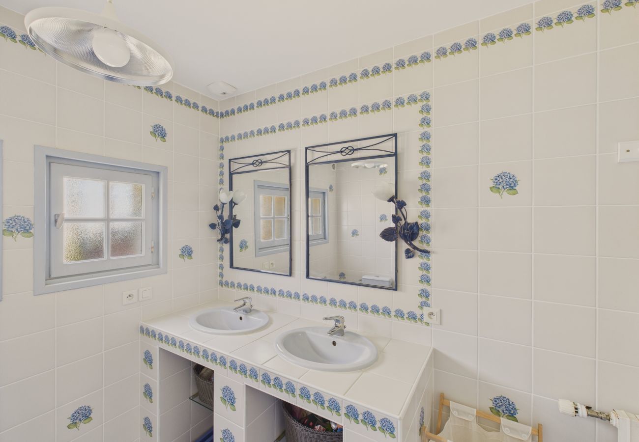 House in Penvénan - Port Blanc – House for 12 Adults and 2 Children