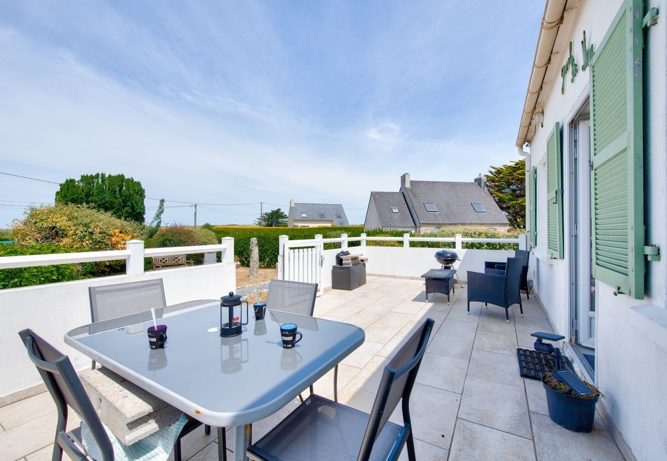 Apartment in Plounéour-Trez - Sea View – 100m from the Beach – 4 adults, 1 child