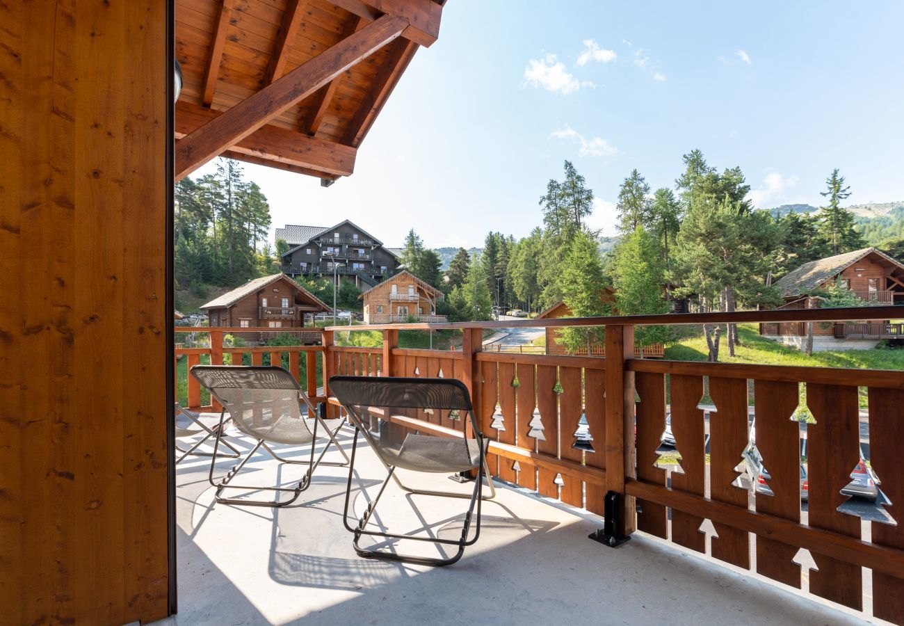 Apartment in Le Dévoluy - Terrace with mountain view for 6