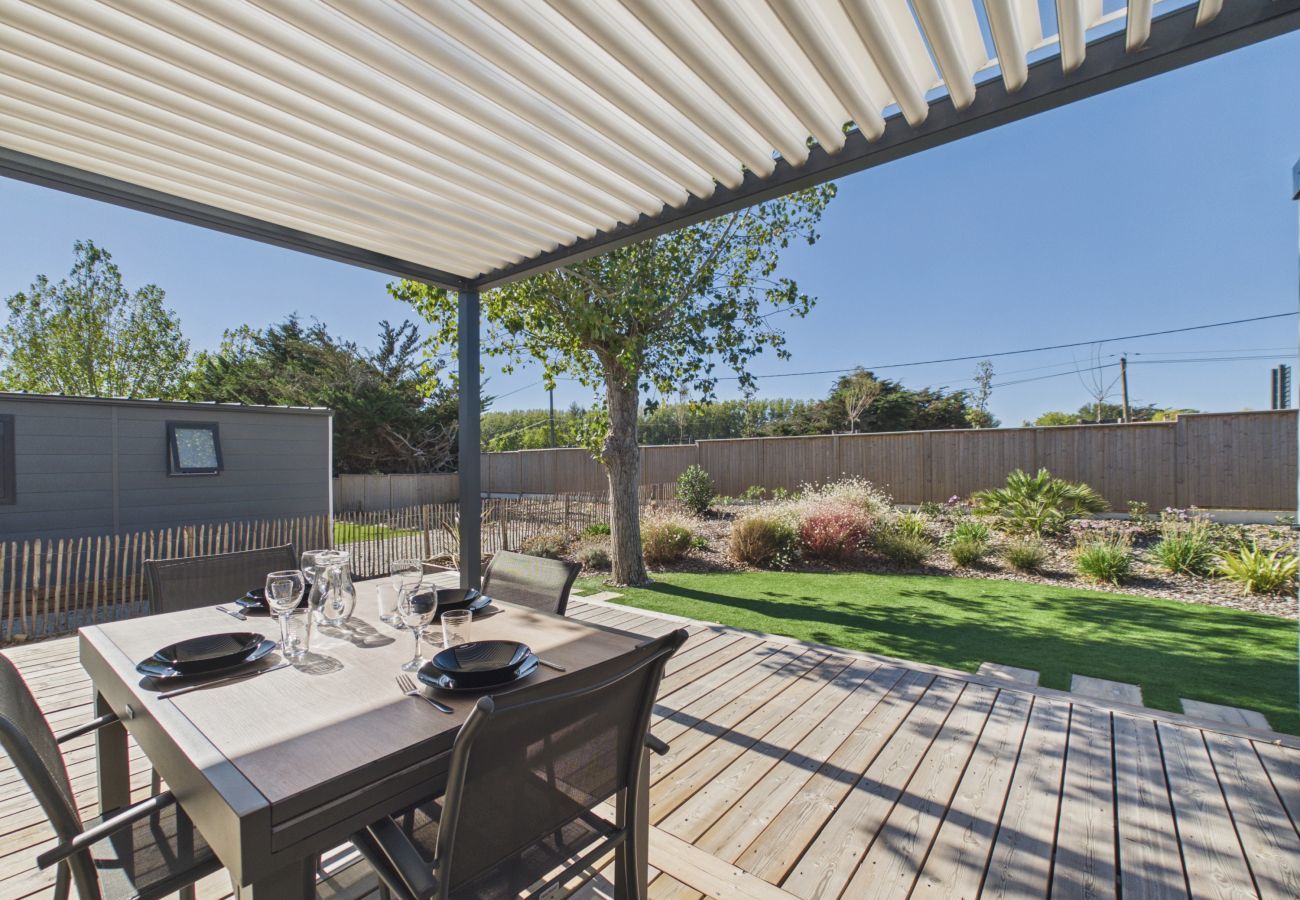 Chalet in Saint-Gilles-Croix-de-Vie - Chalet for 6 with pool near the beach