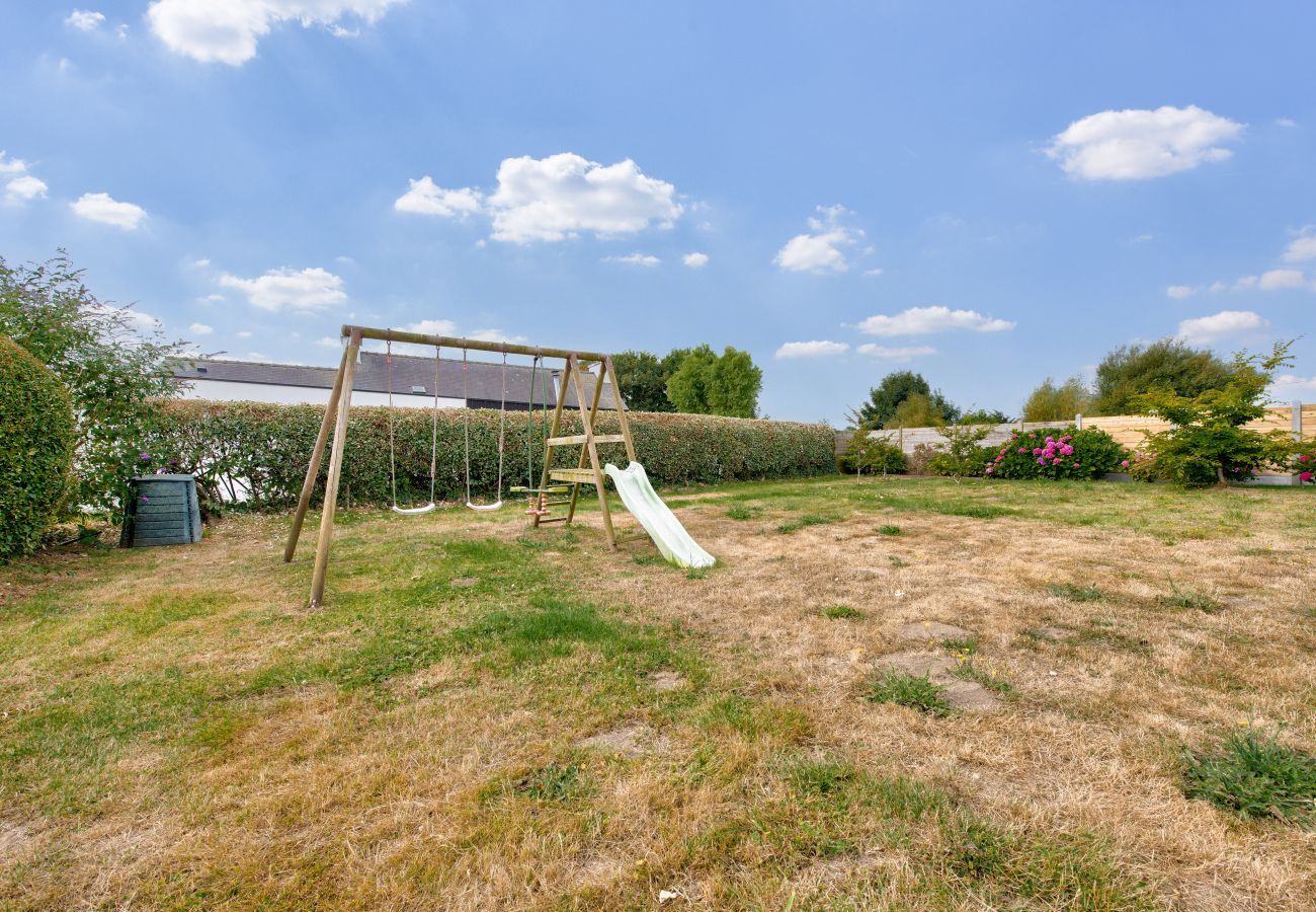 House in Kerlouan - 800 m from the beach, house for 6 with garden