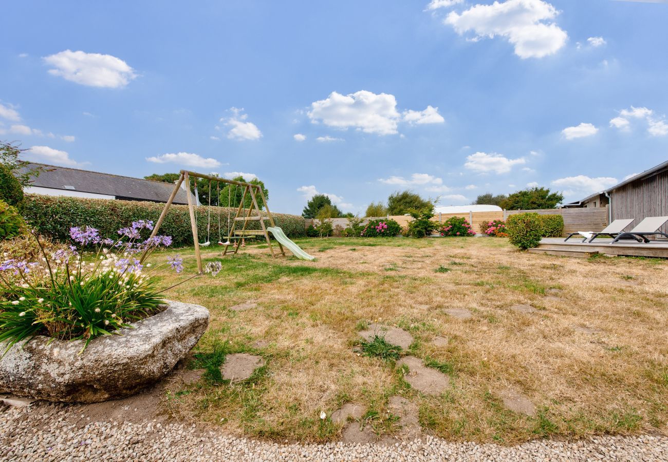 House in Kerlouan - 800 m from the beach, house for 6 with garden
