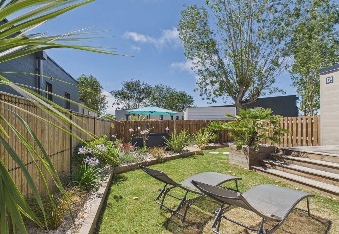 Chalet in Saint-Gilles-Croix-de-Vie - Shared heated swimming pool, 2 adults 2 children