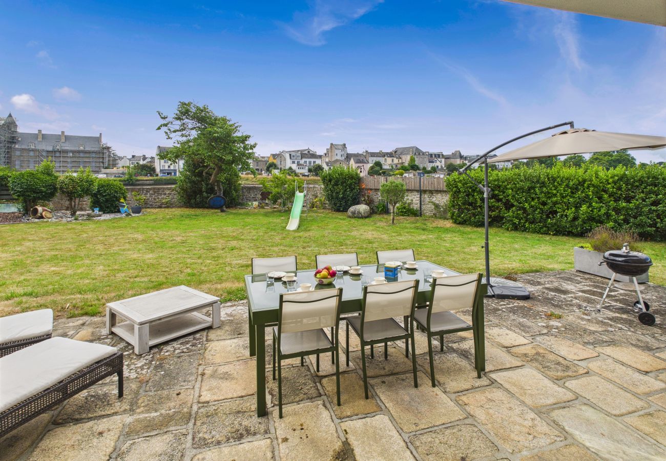House in Pont-l´Abbé - River View – Spacious House and Garden for 10