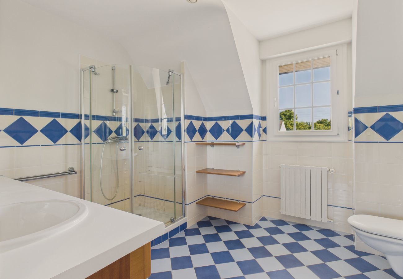 House in Le Pouliguen - 650m from the sea – Large house for 10 with pool
