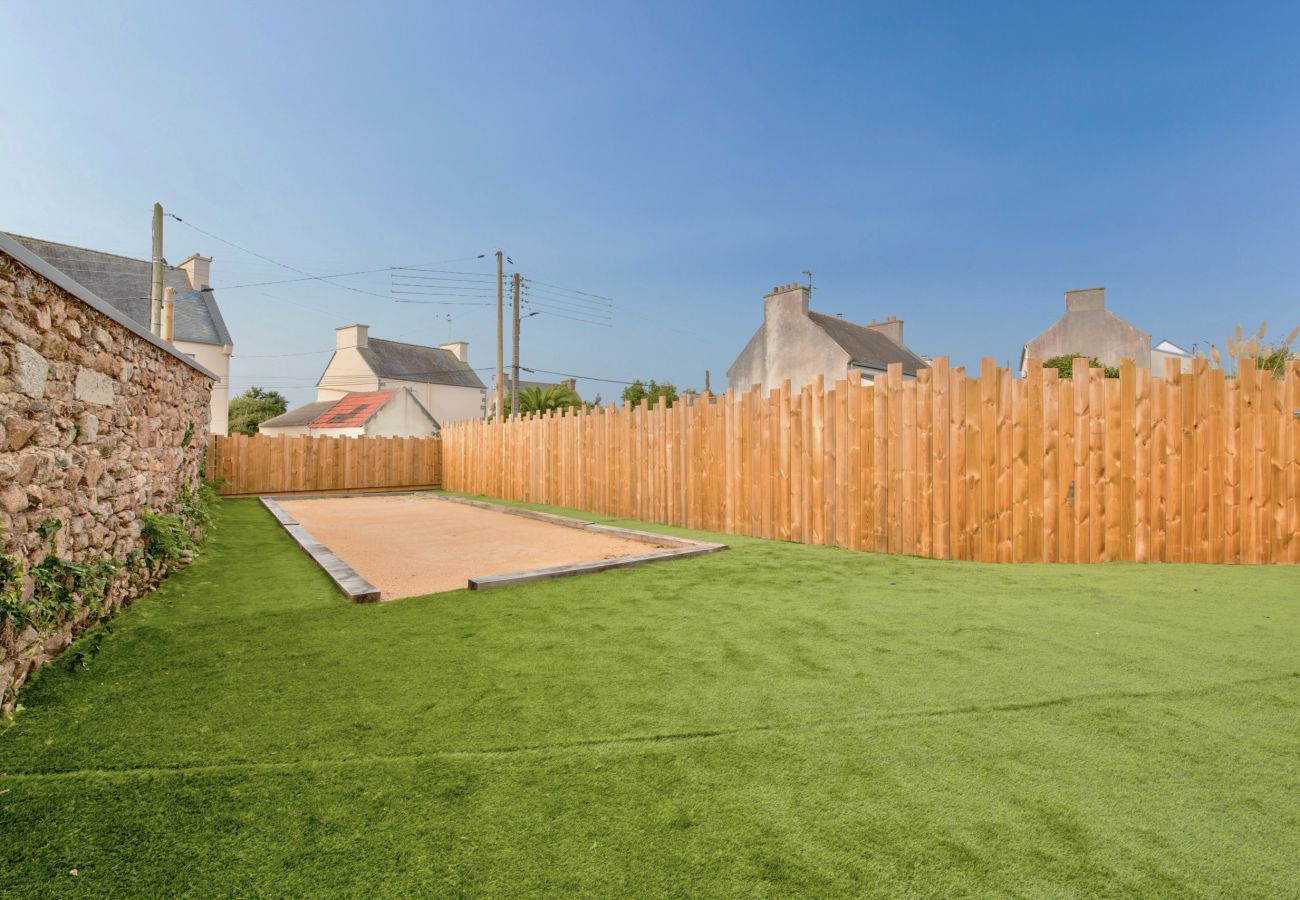 House in Plouguerneau - Villa for 9 - Heated Pool - Jacuzzi - petanque 