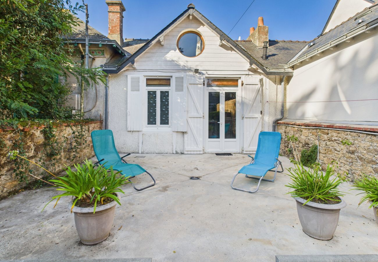 House in Pornichet - House with private beach access for 4adults/1 child