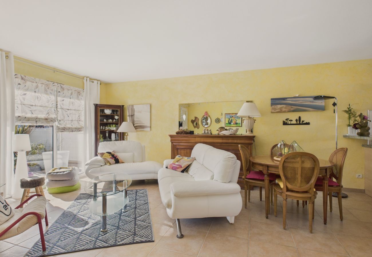 House in Lanton - Charming pink house for 4 - 500m from beach
